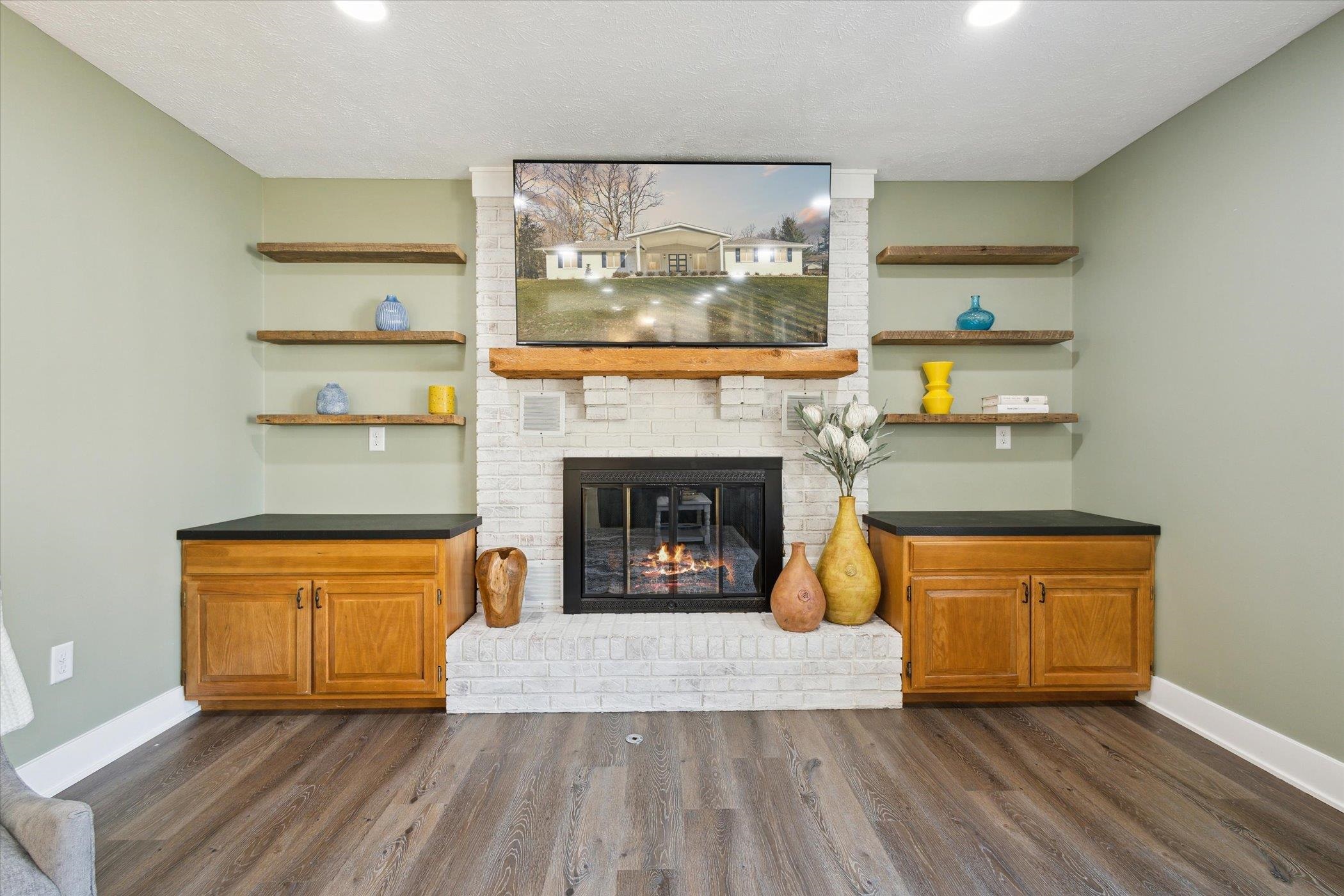 944 Handlebar Road Mishawaka, IN 46544 - Photo 12 of 33 Gallery Image 12