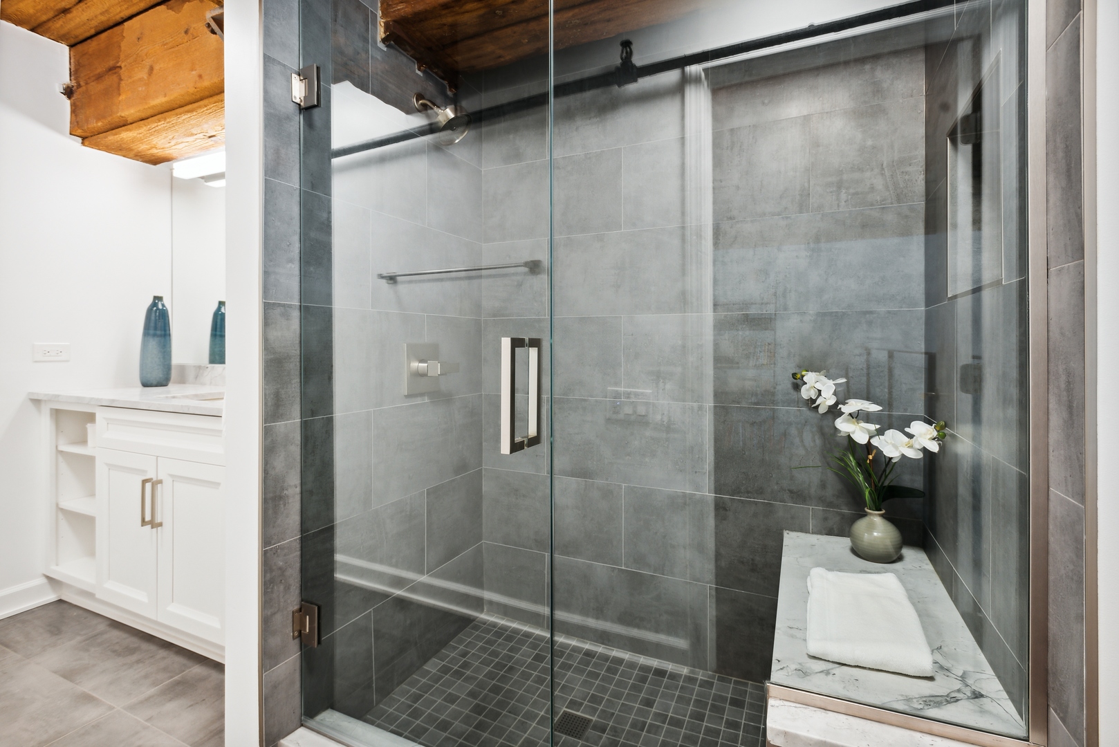 1000 West Washington Boulevard, Unit 148 Chicago, IL 60607 - Photo 14 of 18 a bathroom with a shower