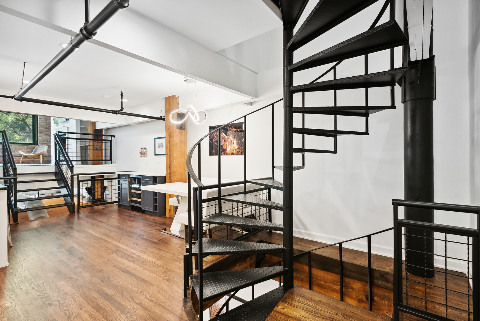 1000 West Washington Boulevard, Unit 148 Chicago, IL 60607 - Photo 7 of 18 a view of entryway