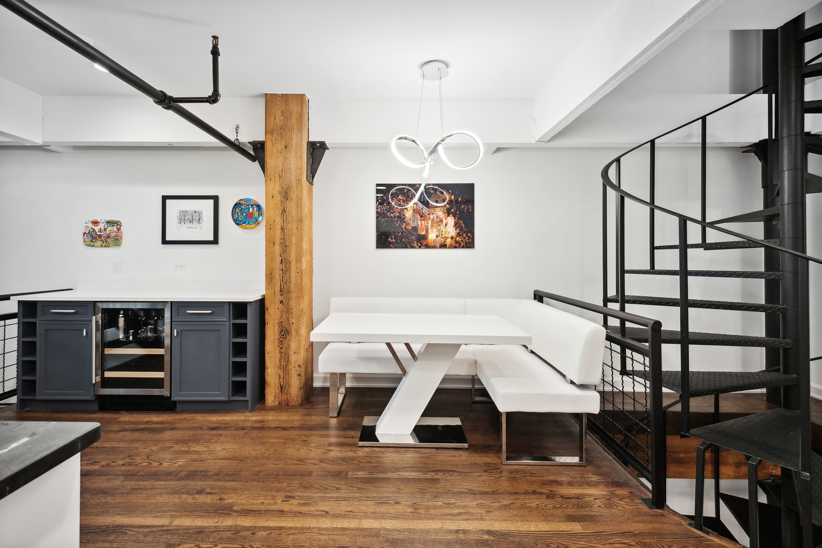 1000 West Washington Boulevard, Unit 148 Chicago, IL 60607 - Photo 8 of 18 a view of a livingroom with furniture and staircase
