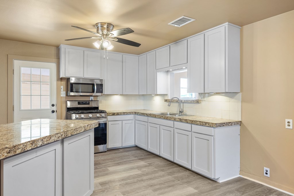 1200 North Street Kerrville, TX 78028 - Photo 16 of 39