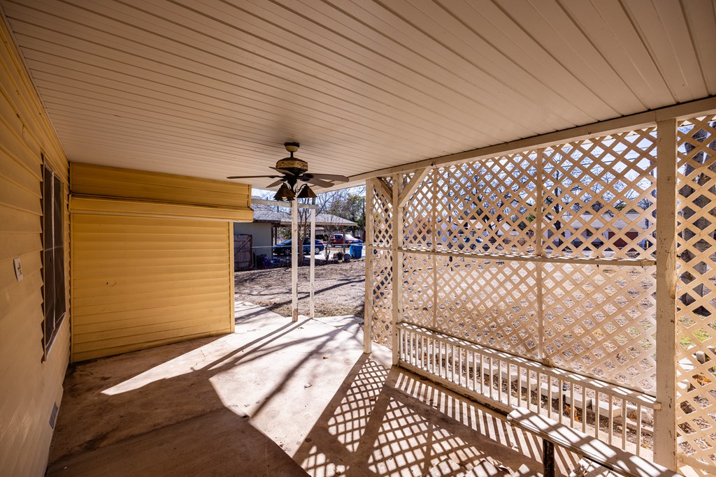 1200 North Street Kerrville, TX 78028 - Photo 5 of 39