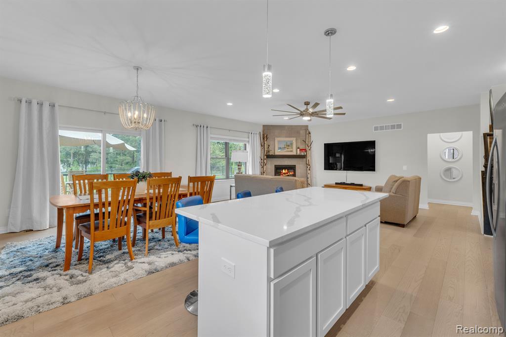 3166 Roma Wixom, MI 48393 - Photo 12 of 44 Gallery Image 12