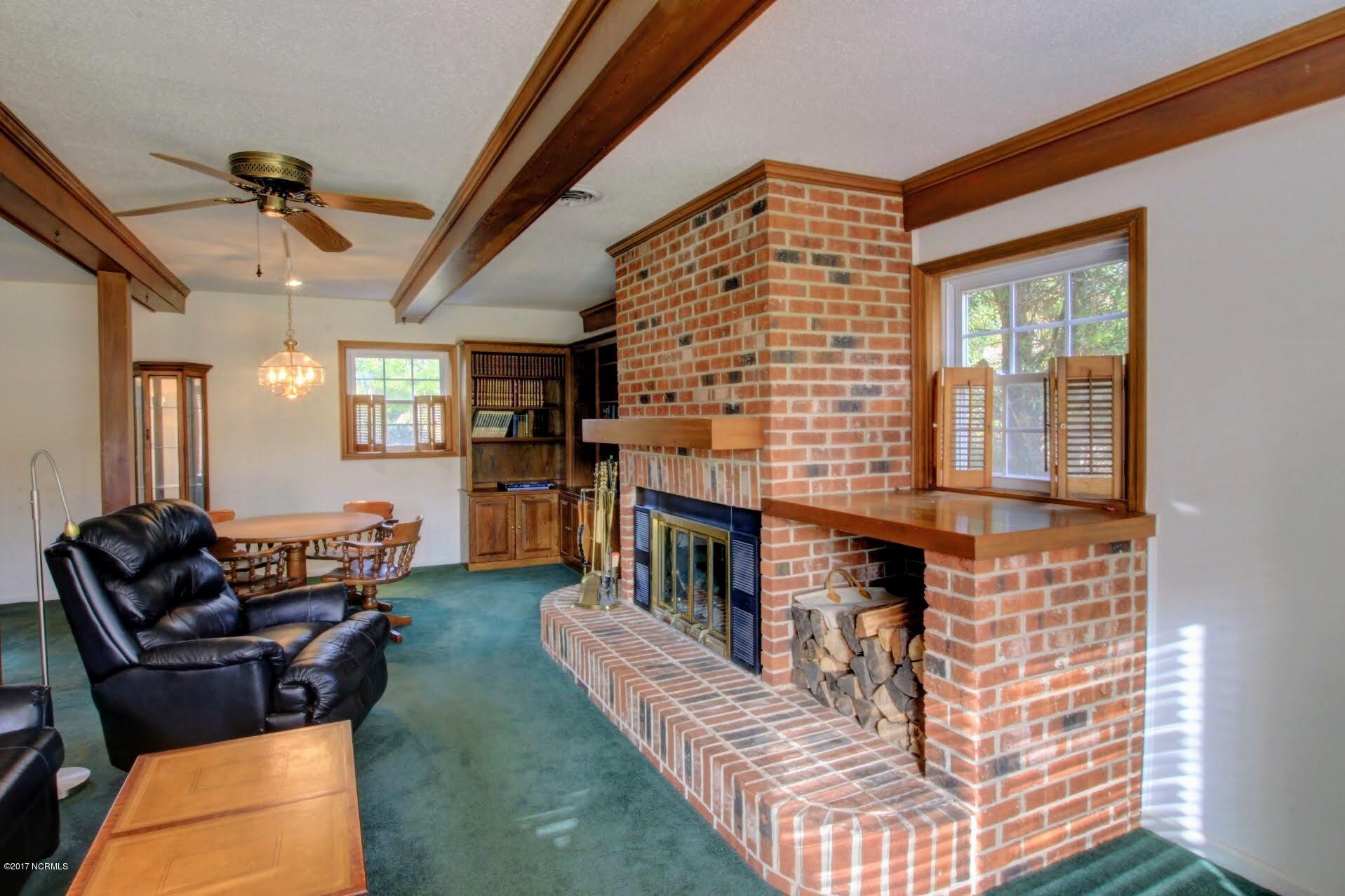 596 Robin Road Morehead City, NC 28557 - Photo 18 of 40 Den