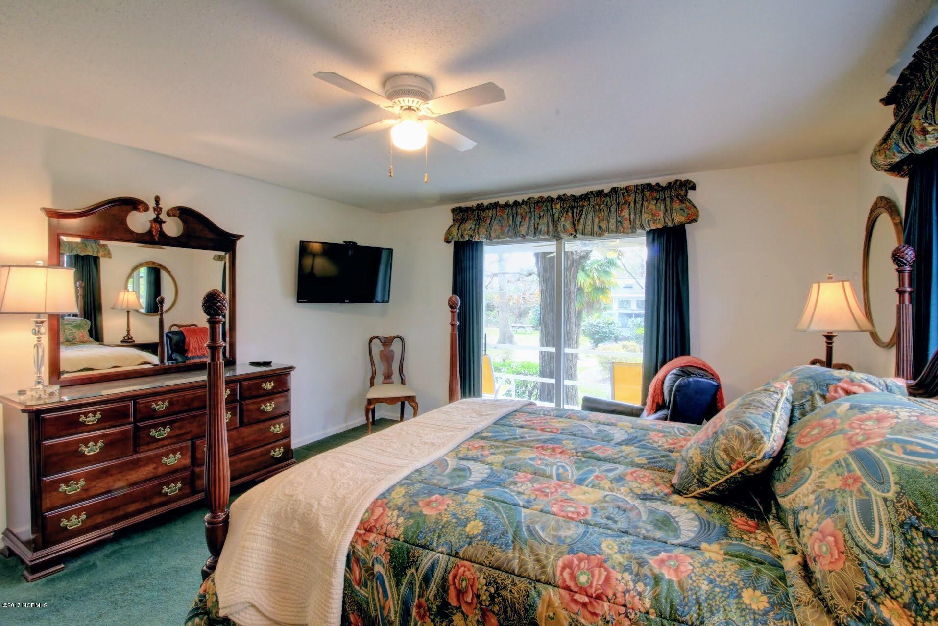 596 Robin Road Morehead City, NC 28557 - Photo 21 of 40 Master Bedroom