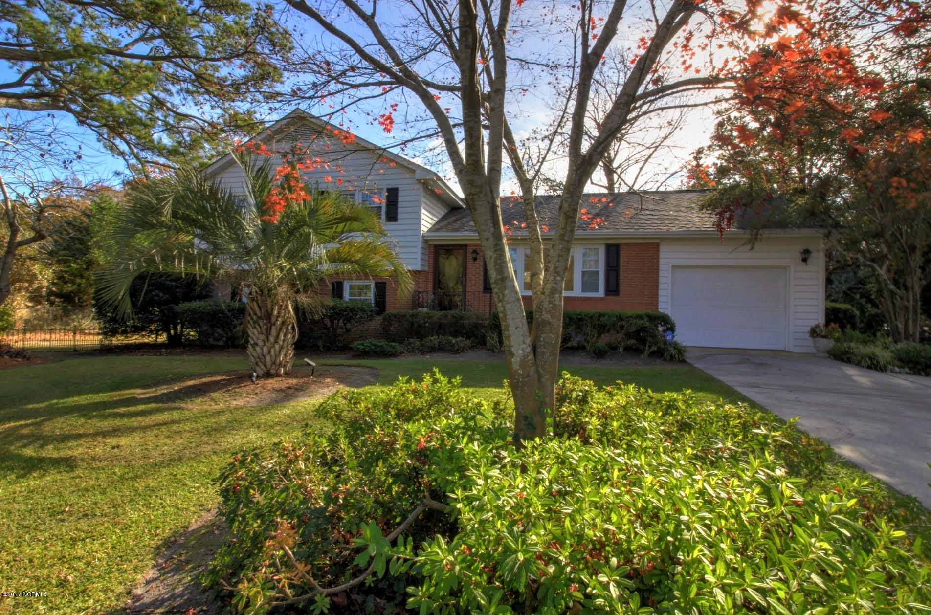 596 Robin Road Morehead City, NC 28557 - Photo 3 of 40 Front from Street