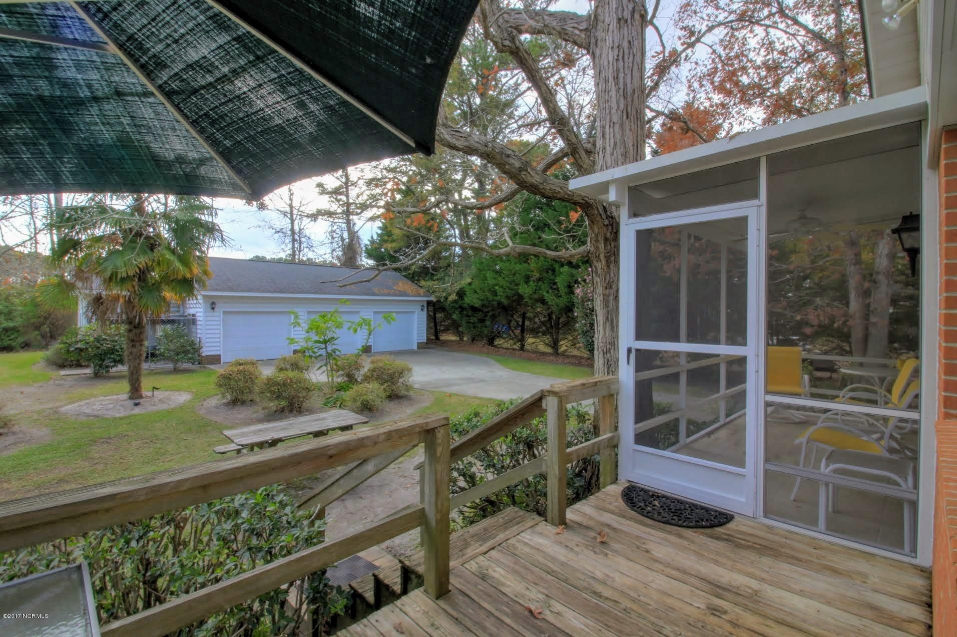 596 Robin Road Morehead City, NC 28557 - Photo 32 of 40 Deck