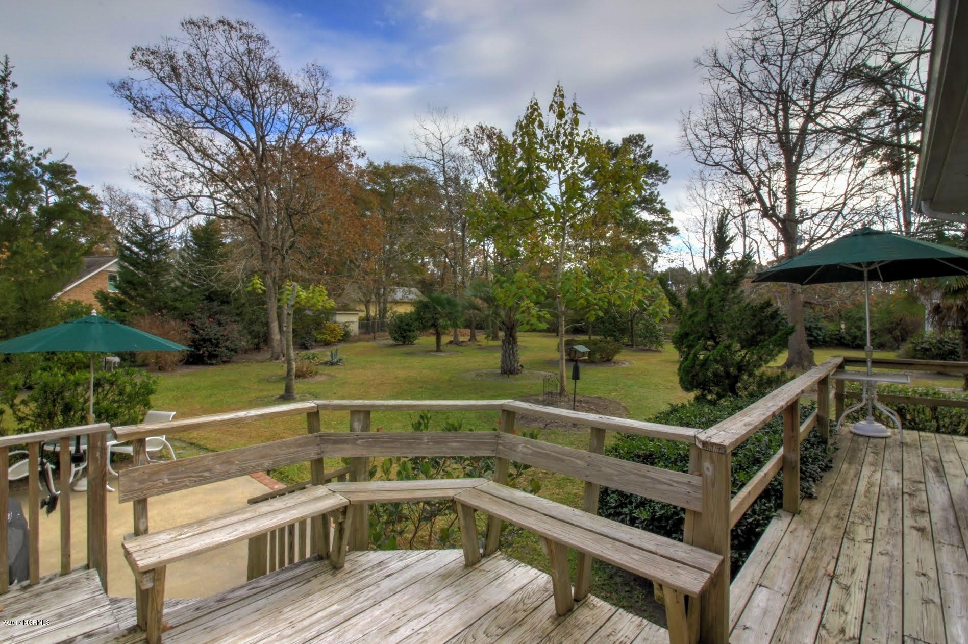 596 Robin Road Morehead City, NC 28557 - Photo 34 of 40 Back Patio