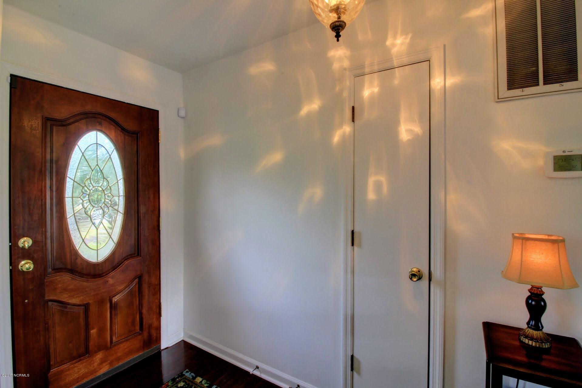 596 Robin Road Morehead City, NC 28557 - Photo 6 of 40 Entry