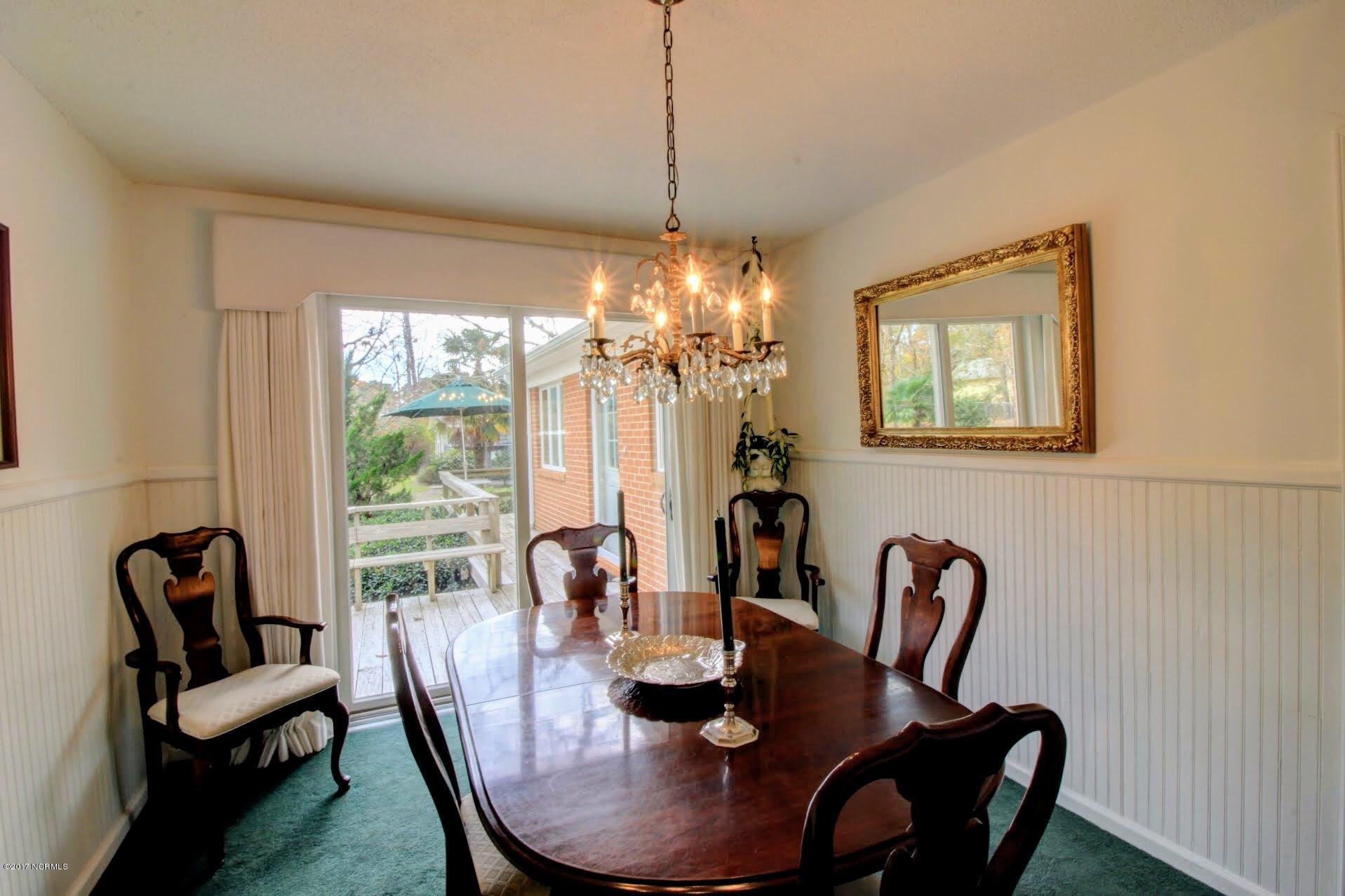 596 Robin Road Morehead City, NC 28557 - Photo 10 of 40 Dining Room