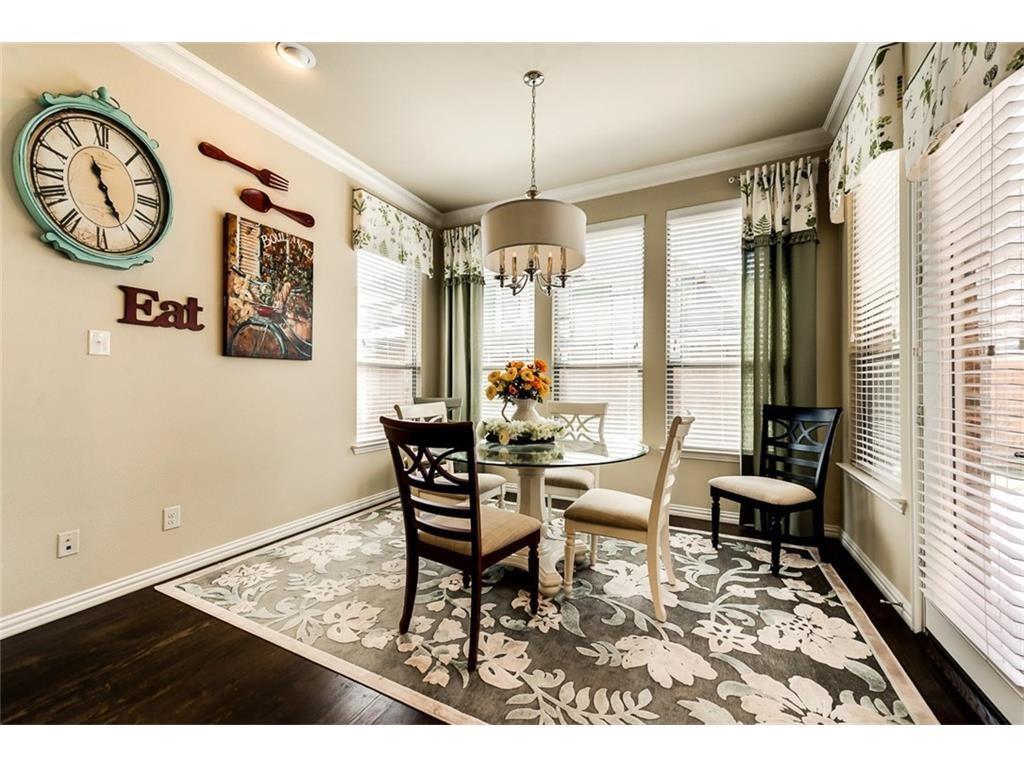 917 Pleasant View Drive Rockwall, TX 75087 - Photo 15 of 27 a living room with furniture and a large window