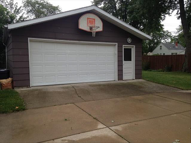 853 Winston Drive Monroe, MI 48161 - Photo 2 of 12 20419819-1.JPG