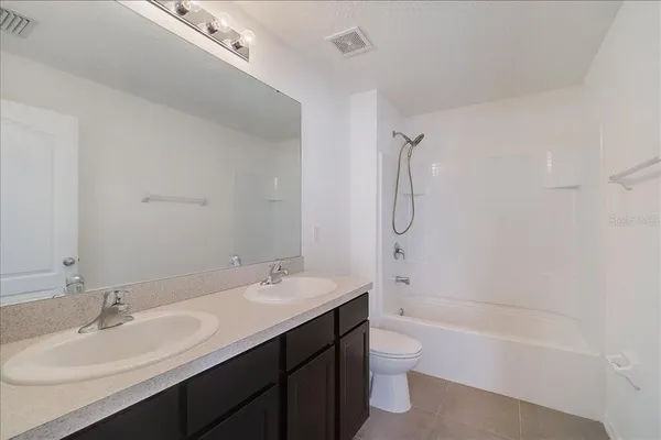 $2,400 | 4838 San Palermo Drive, Bradenton, FL 34208