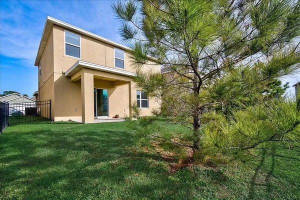 $2,400 | 4838 San Palermo Drive, Bradenton, FL 34208