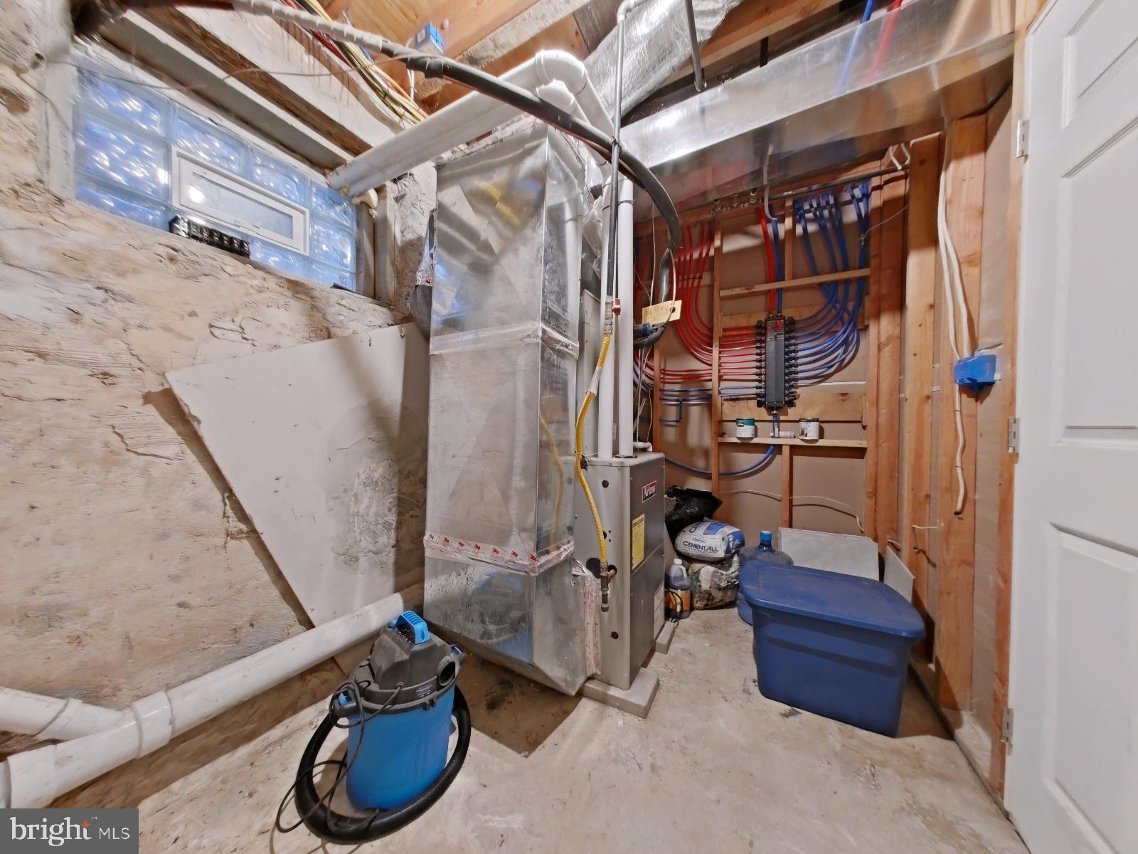 154 North 60th Street Philadelphia, PA 19139 - Photo 35 of 40 a room with gym equipment