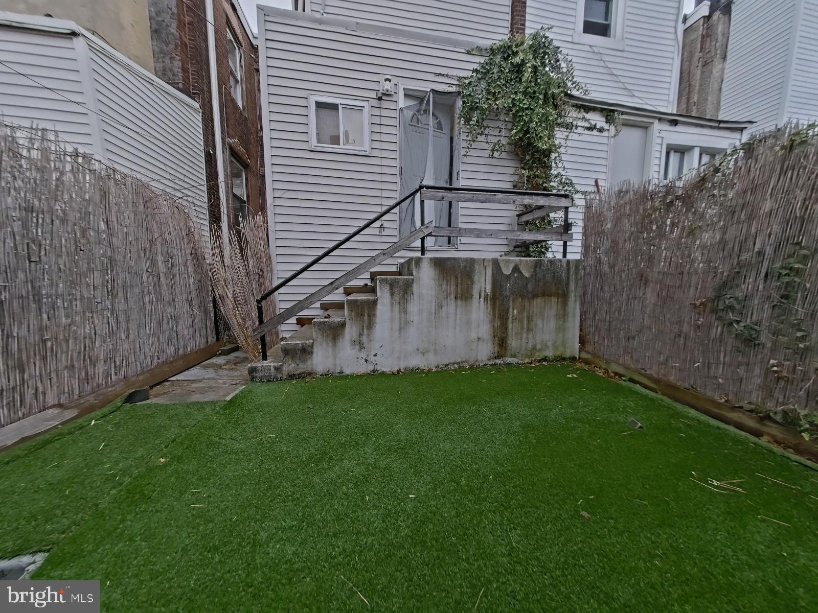 154 North 60th Street Philadelphia, PA 19139 - Photo 37 of 40 a view of a back yard of the house