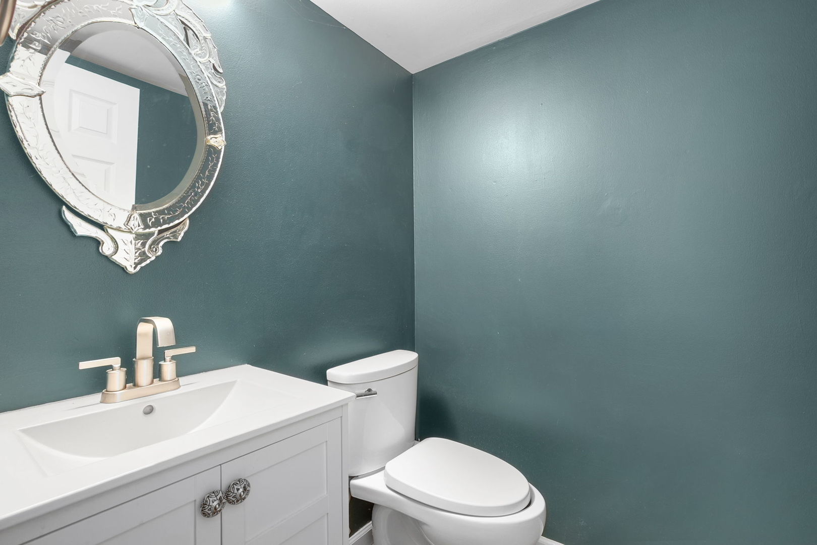 1331 Oak Hill Road Lake Barrington, IL 60010 - Photo 11 of 27