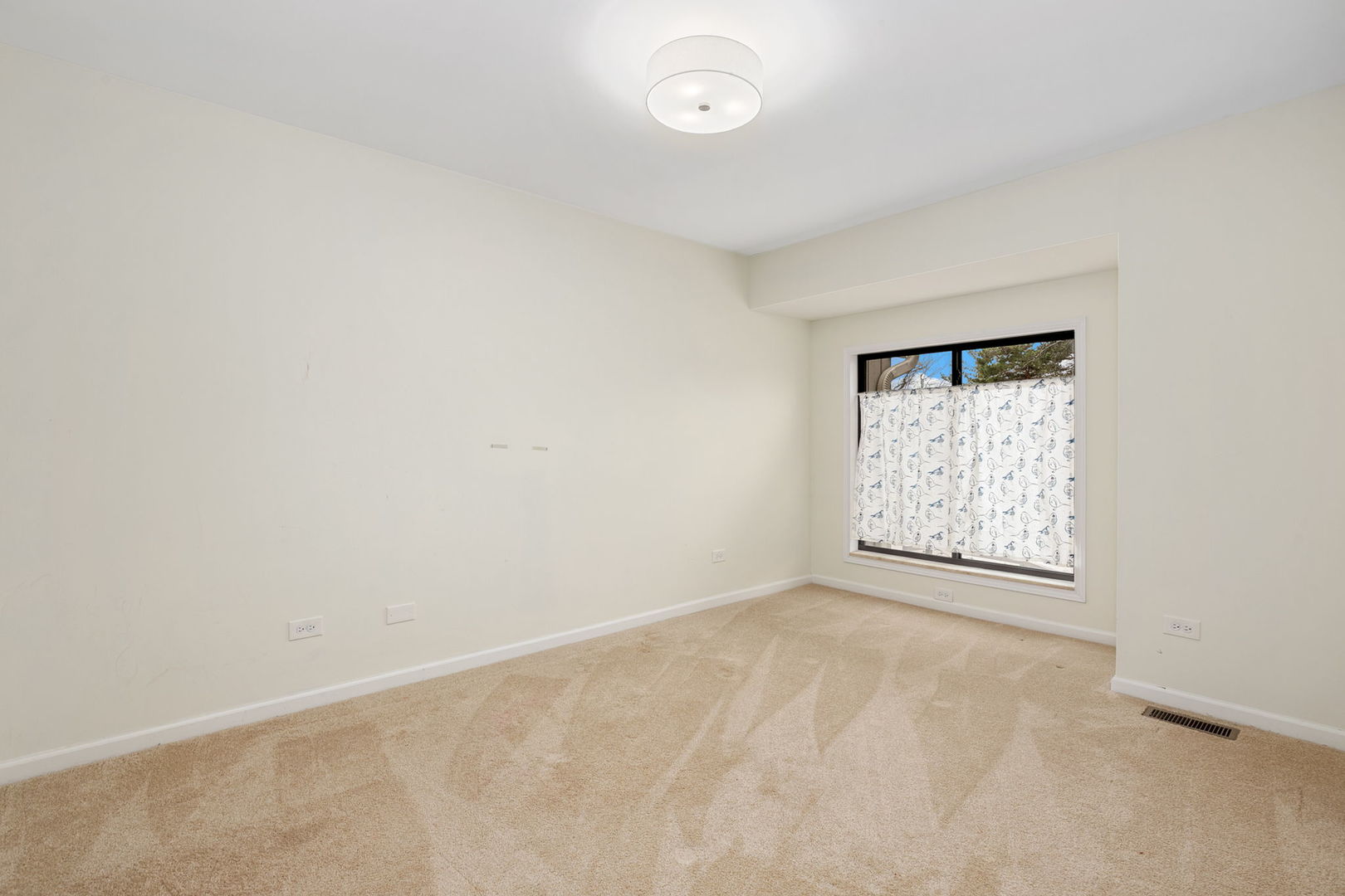 1331 Oak Hill Road Lake Barrington, IL 60010 - Photo 18 of 27