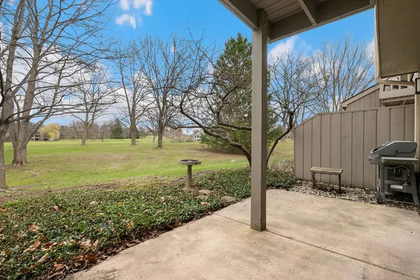 $350,000 | 1331 Oak Hill Road, Lake Barrington, IL 60010