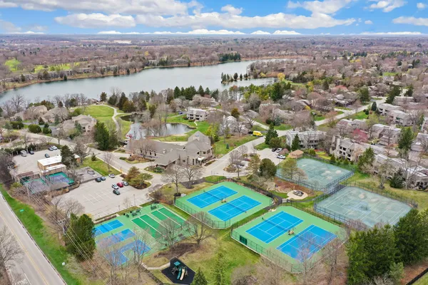 $350,000 | 1331 Oak Hill Road, Lake Barrington, IL 60010