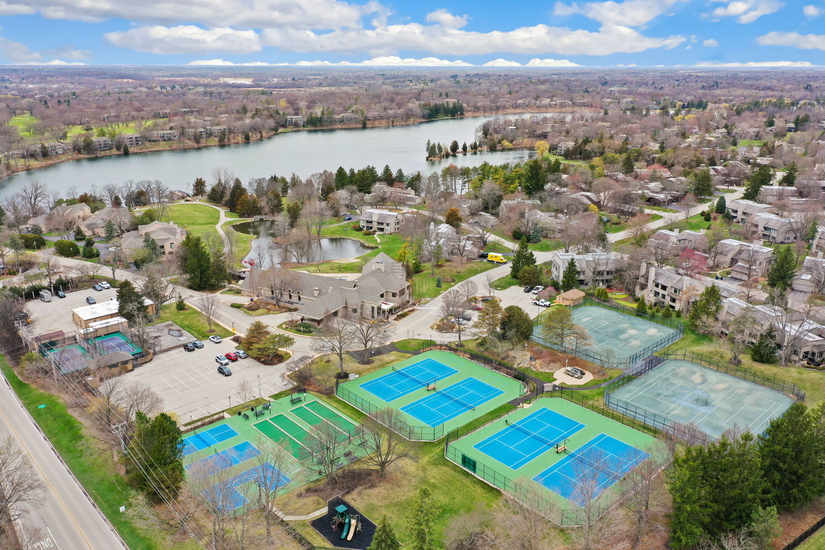 1331 Oak Hill Road Lake Barrington, IL 60010 - Photo 24 of 27