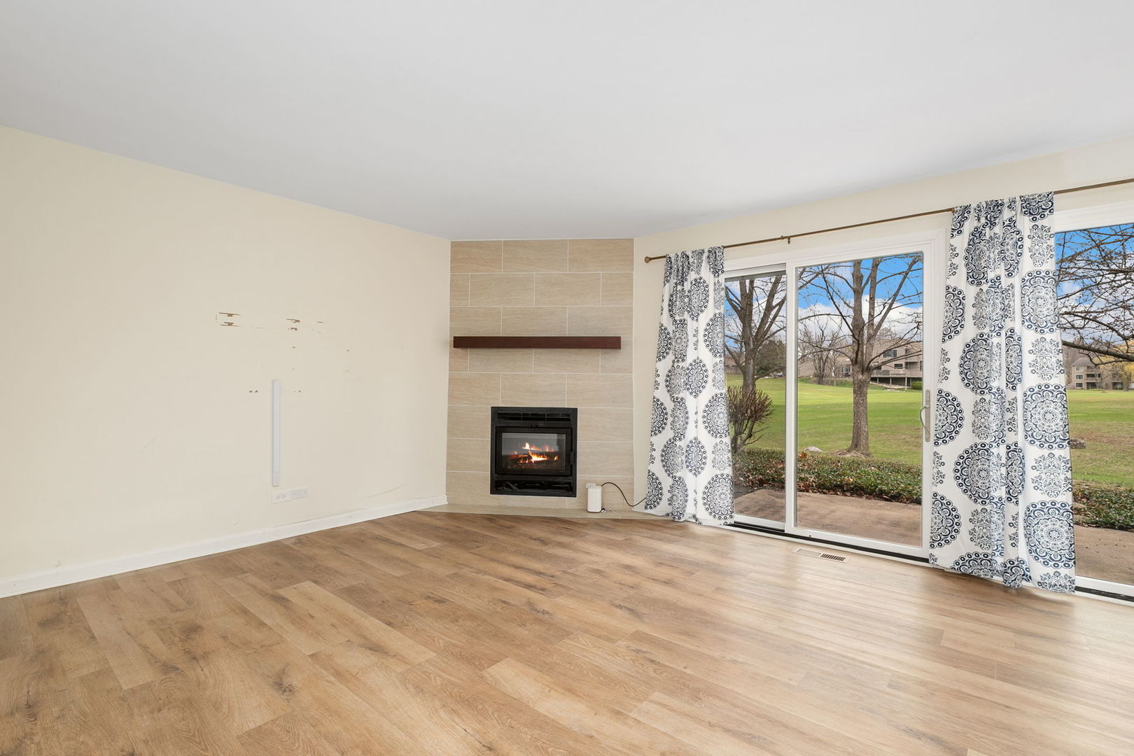 1331 Oak Hill Road Lake Barrington, IL 60010 - Photo 5 of 27