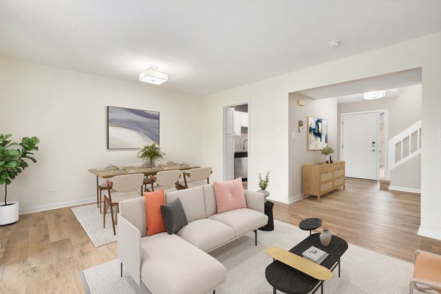 1331 Oak Hill Road Lake Barrington, IL 60010 - Photo 6 of 27