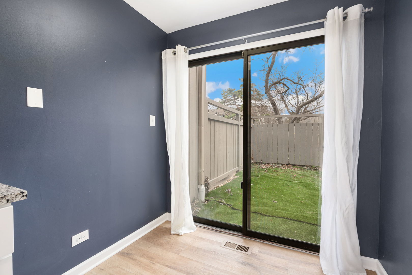 1331 Oak Hill Road Lake Barrington, IL 60010 - Photo 10 of 27