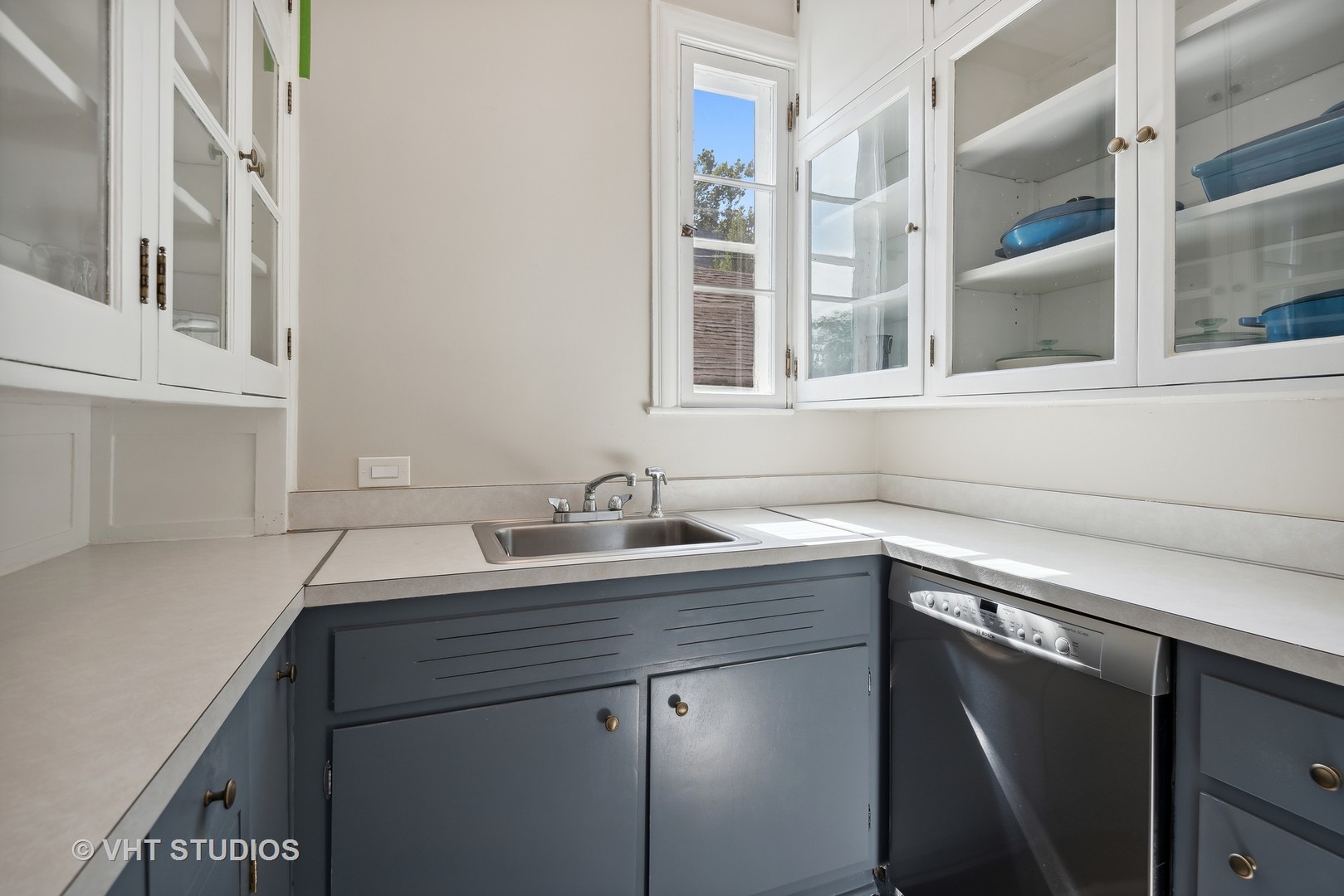 160 Sheridan Road Glencoe, IL 60093 - Photo 14 of 42 a view of a sink a mirror and cabinets