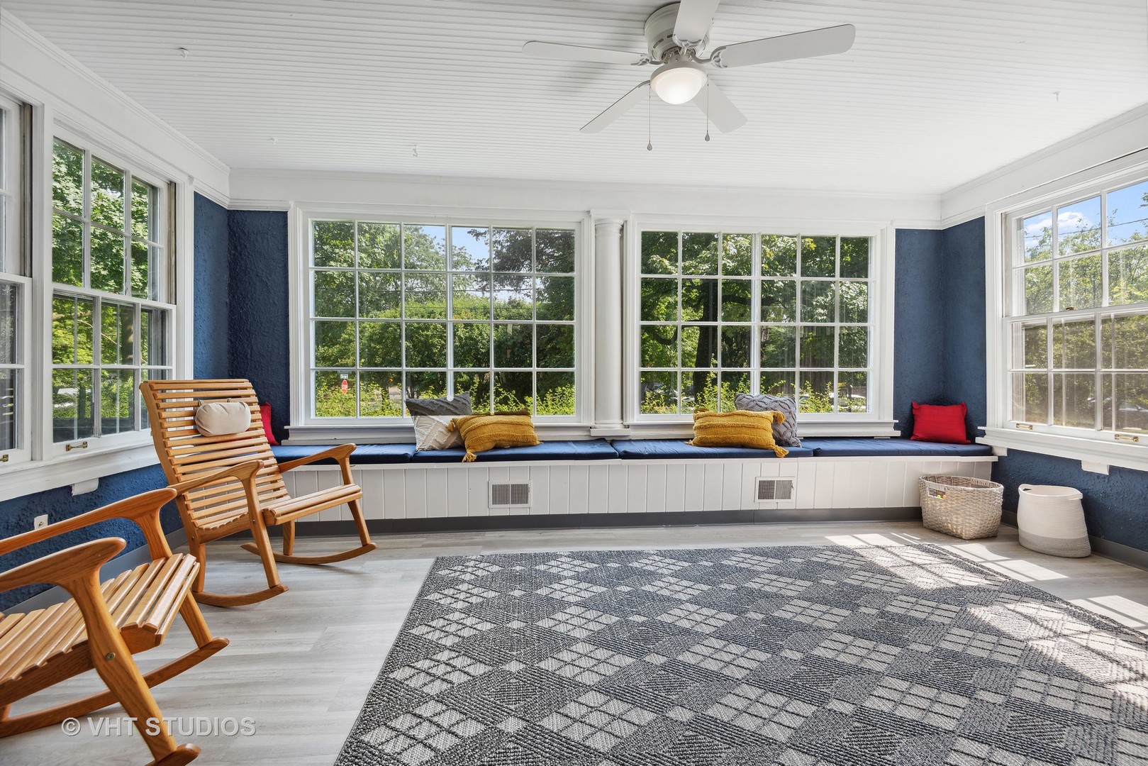 160 Sheridan Road Glencoe, IL 60093 - Photo 8 of 42 a living room with furniture and a large window