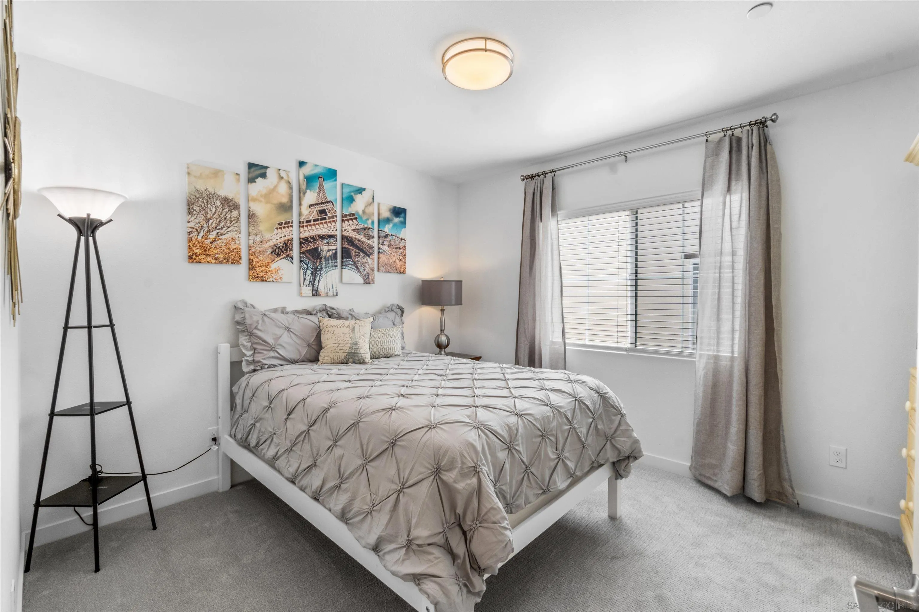 211 Canopy Trails Place Fallbrook, CA 92028 - Photo 13 of 29 a bedroom with a bed and a window