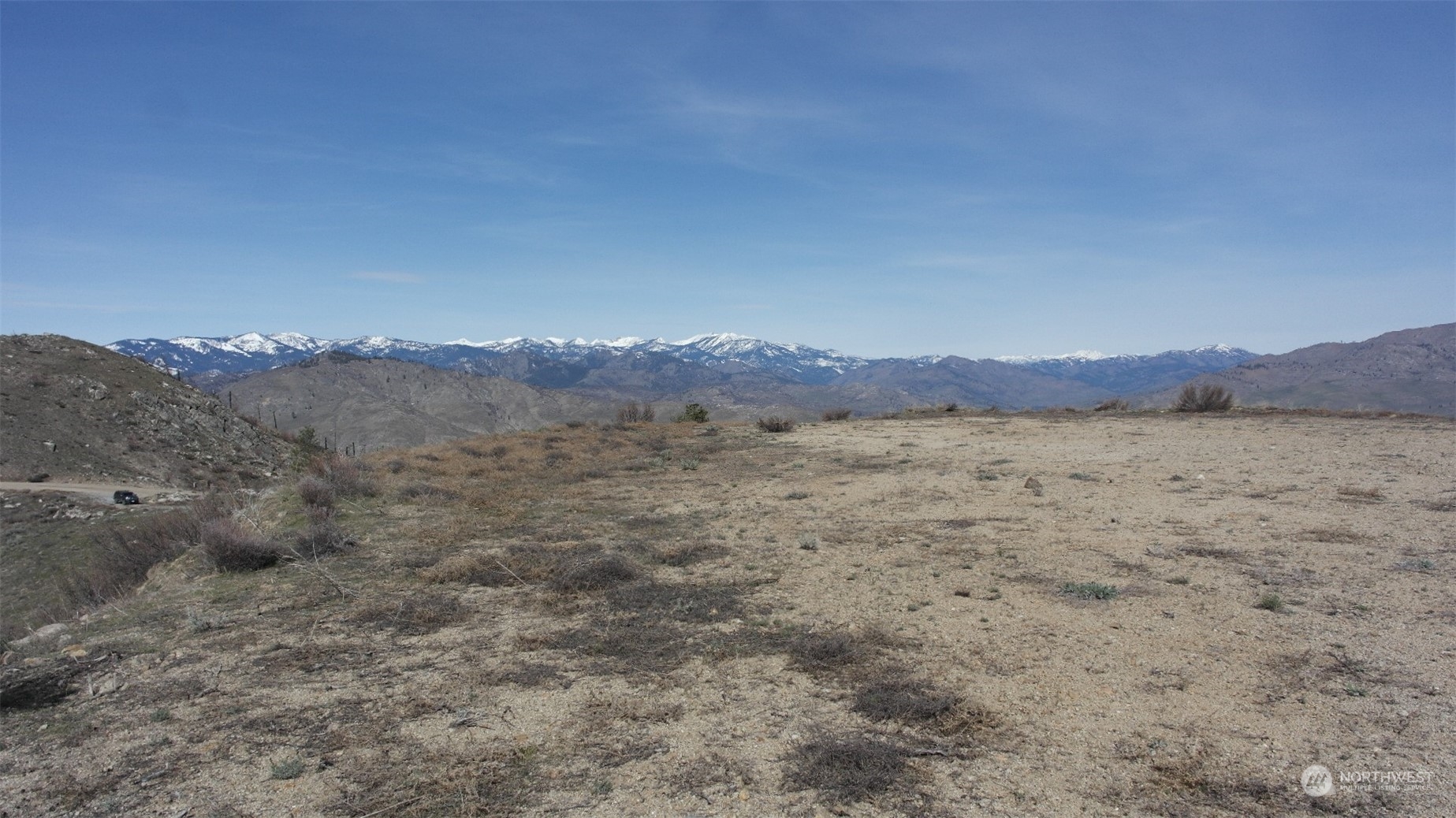 25 Sky Ridge Road Pateros, WA 98846 - Photo 8 of 22 a view of a large body of water and mountain view