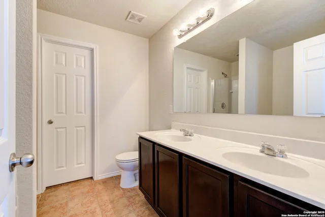 $2,300 | 24211 Bitter Crimson, San Antonio, TX 78261