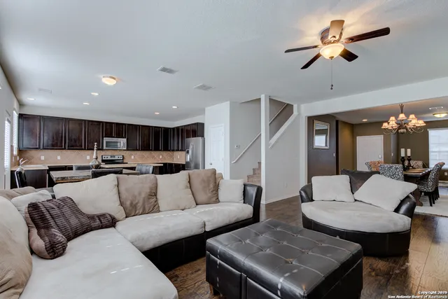 $2,300 | 24211 Bitter Crimson, San Antonio, TX 78261