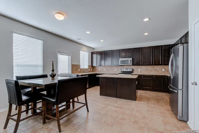 $2,300 | 24211 Bitter Crimson, San Antonio, TX 78261