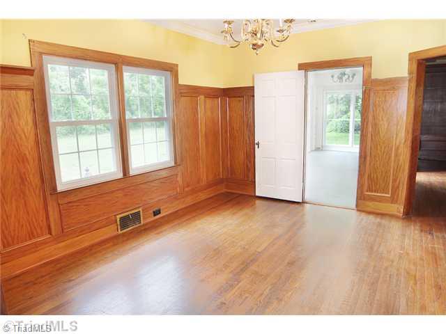 701 Oakview Road, Unit A High Point, NC 27265 - Photo 5 of 16 Dining Room.