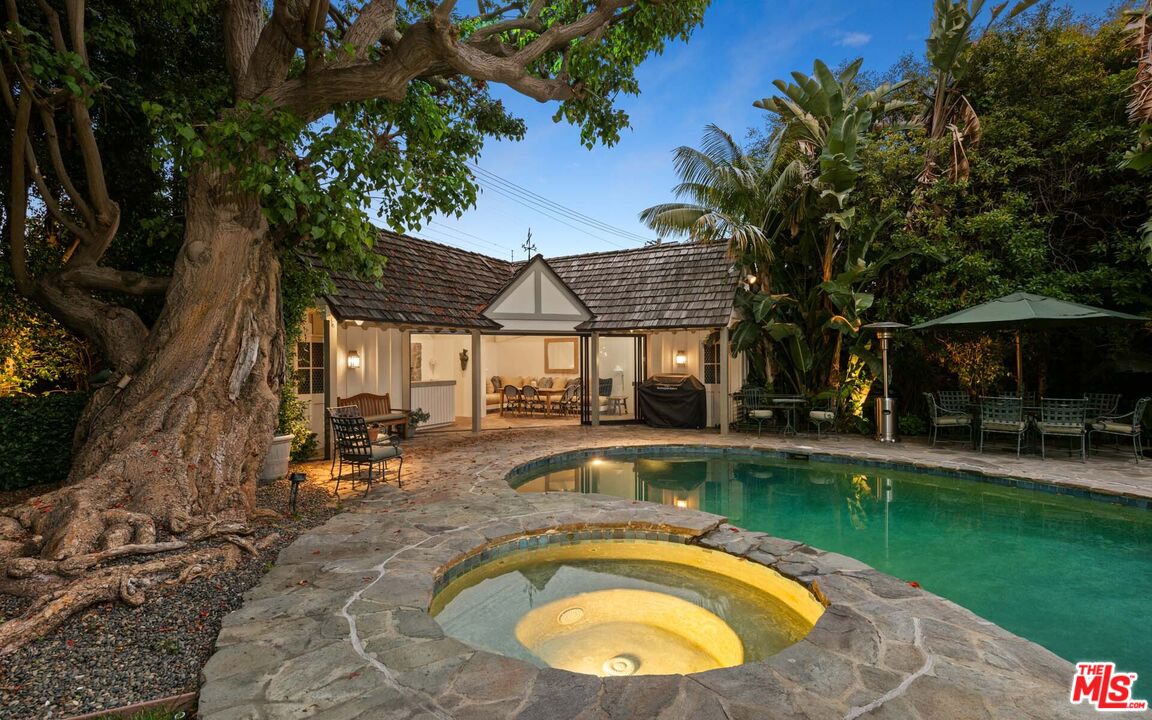 620 North Crescent Drive Beverly Hills, CA 90210 - Photo 21 of 23 an outdoor space with swimming pool and patio