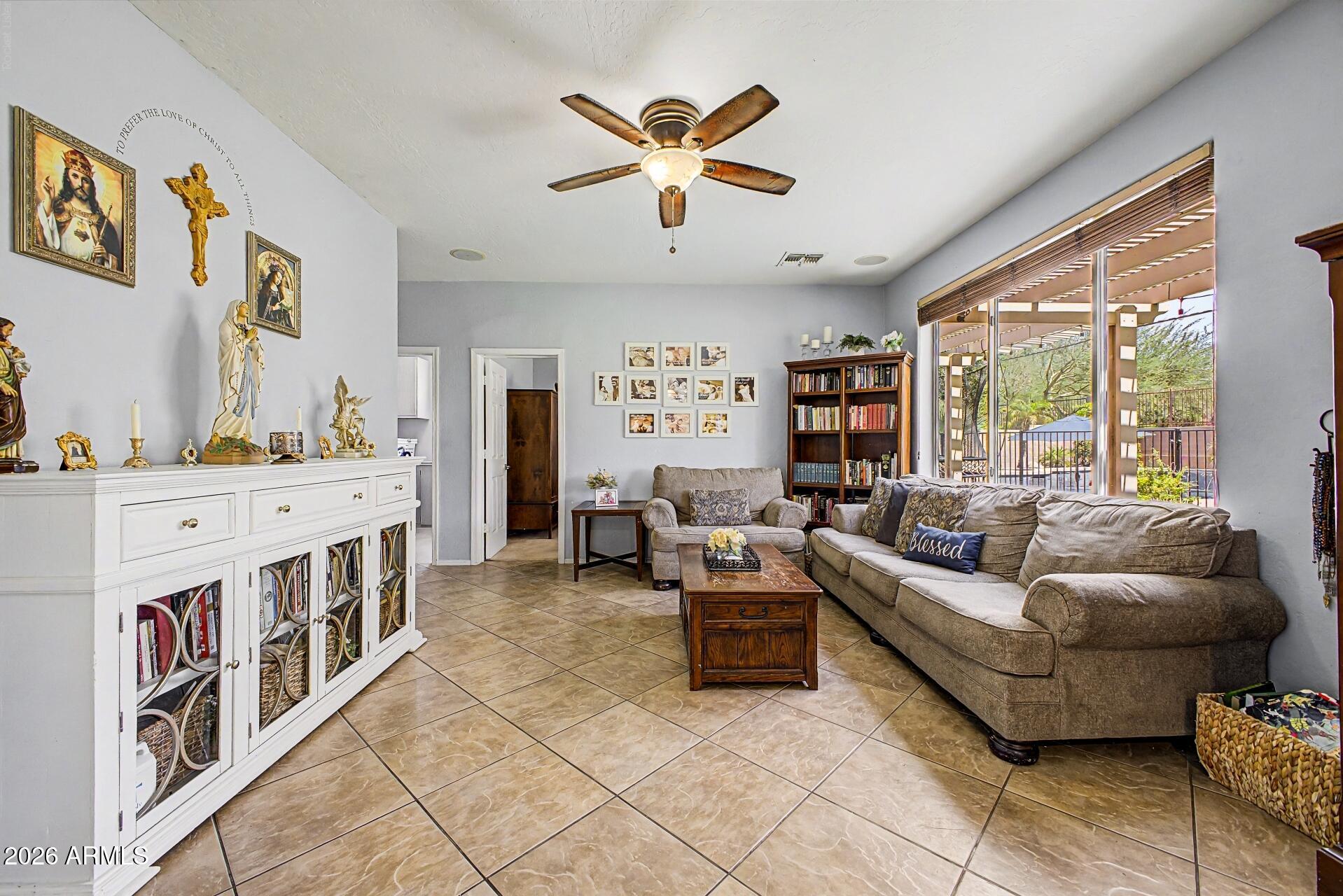 1829 East Beverly Road Phoenix, AZ 85042 - Photo 13 of 48 Family Room 3