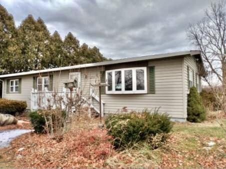 9320 Hudson Road Pittsford, MI 49271 - Photo 2 of 9 IMG_5338