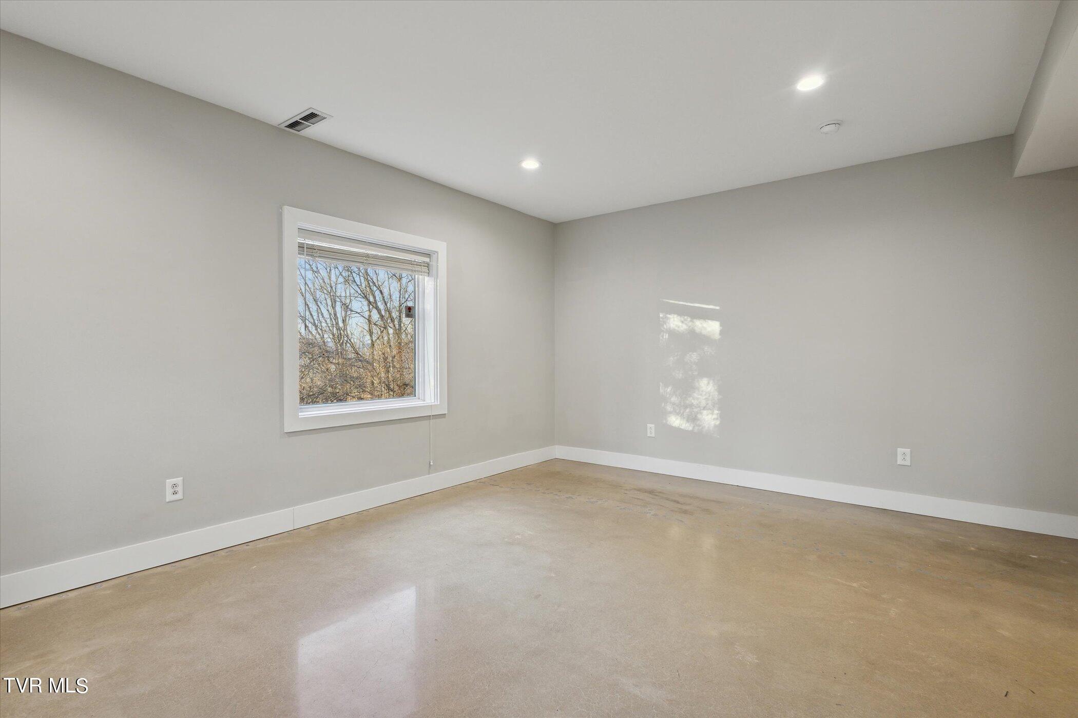 4744 Edens View Road Kingsport, TN 37664 - Photo 34 of 56 bedroom