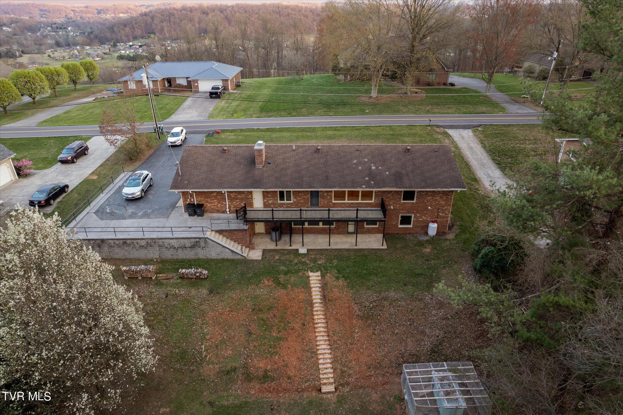 4744 Edens View Road Kingsport, TN 37664 - Photo 53 of 56 51-4744-Edens-View-Rd-WindowStill-04