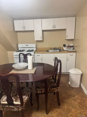 $2,350 | 108 Roberta Street, Unit 2, Valley Stream, NY 11580