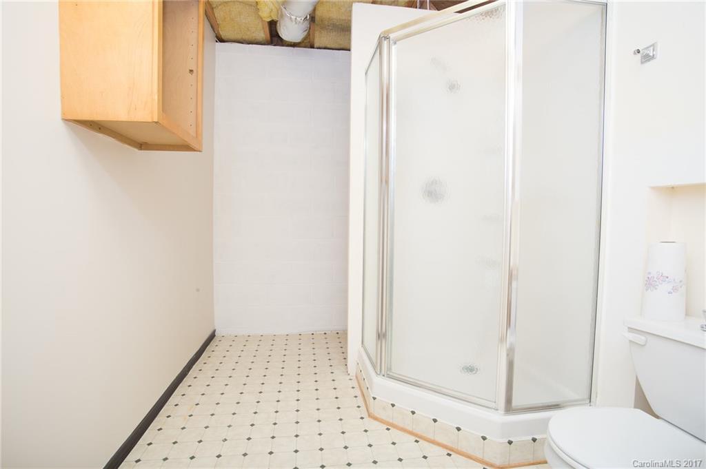 715 Hidden View Loop Marion, NC 28752 - Photo 20 of 22 Gallery Image 20