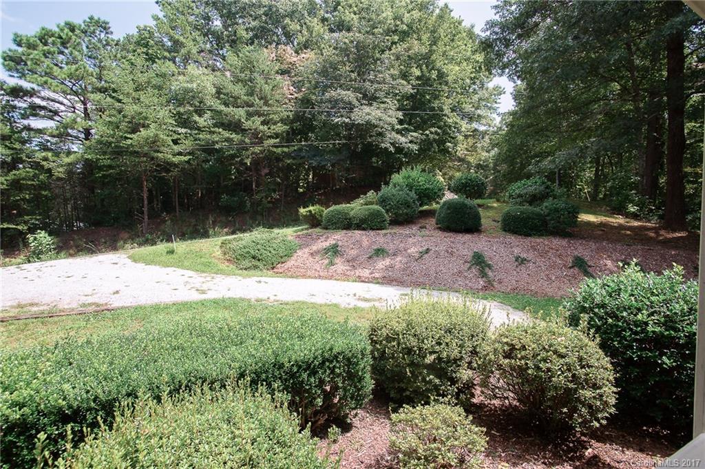 715 Hidden View Loop Marion, NC 28752 - Photo 4 of 22 Gallery Image 4