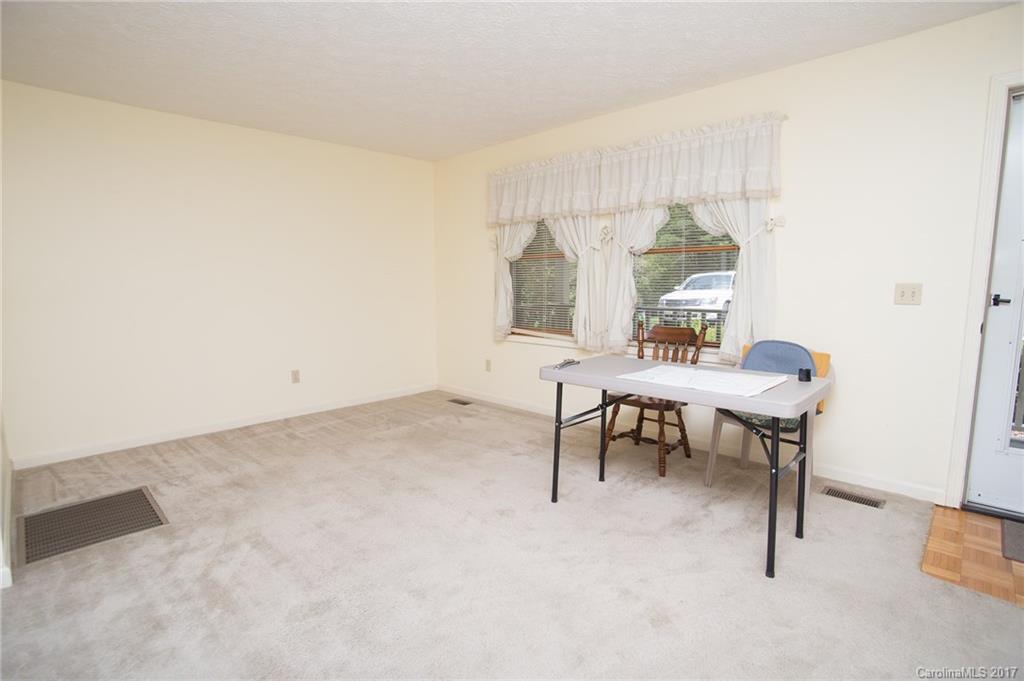 715 Hidden View Loop Marion, NC 28752 - Photo 8 of 22 Gallery Image 8