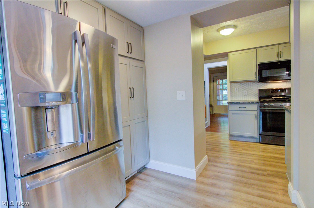 1687 Crest Road Cleveland Heights, OH 44121 - Photo 12 of 35