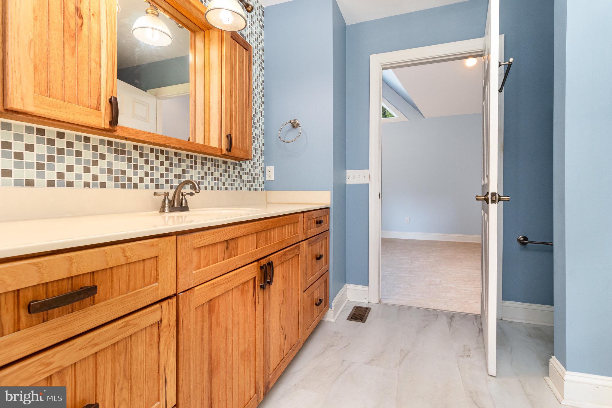 687 Prospect Hill Road Montross, VA 22520 - Photo 34 of 73 primary bathroom