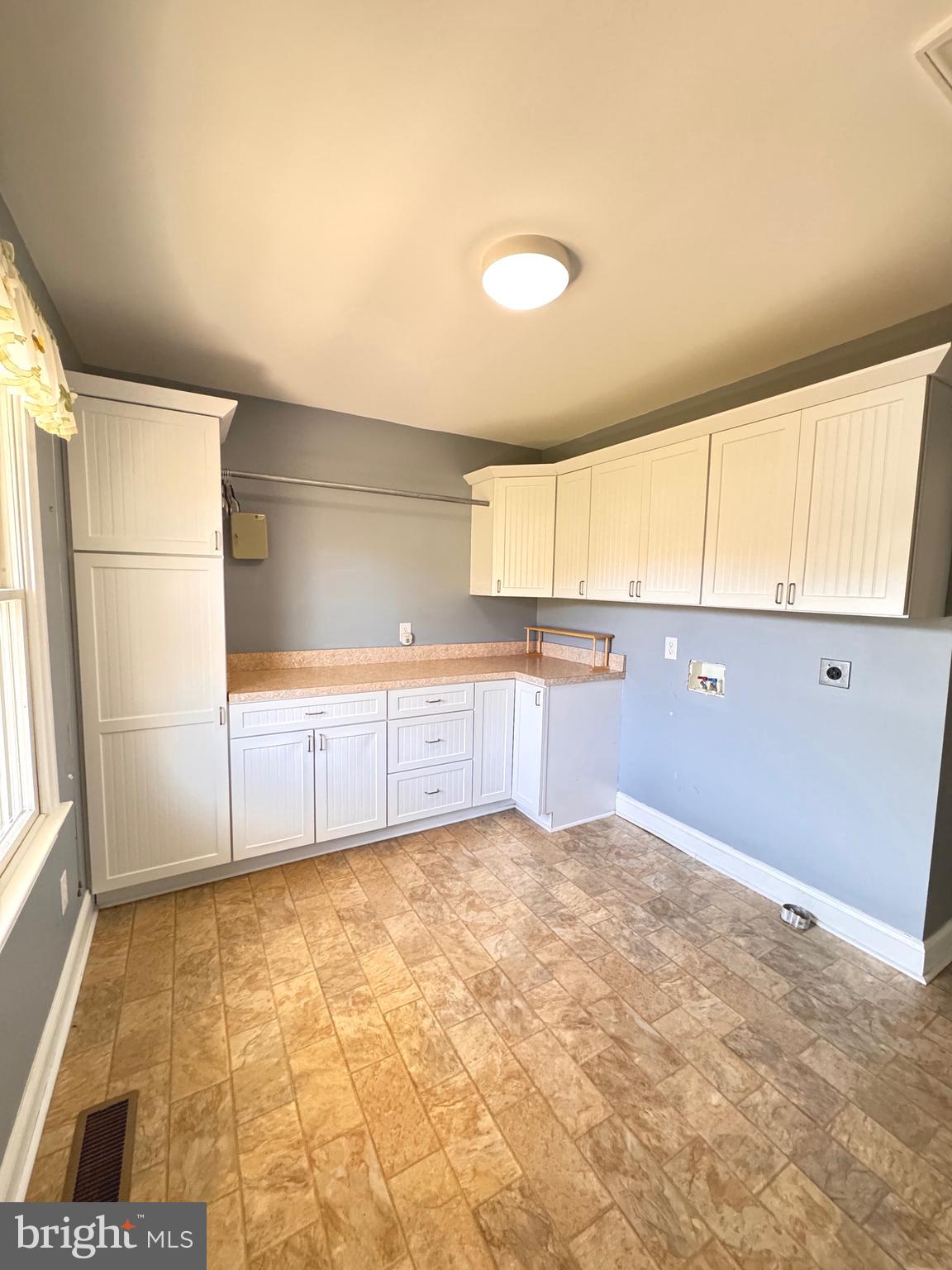 687 Prospect Hill Road Montross, VA 22520 - Photo 41 of 73 Large Laundry/ mudroom