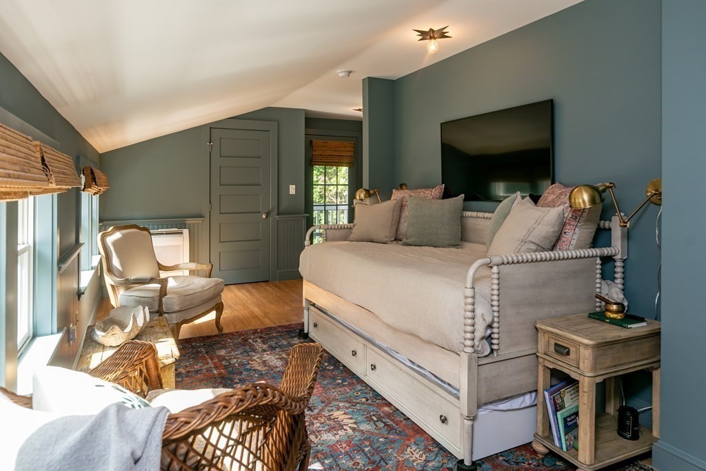 11 Hammett Lane Chilmark, MA 02535 - Photo 12 of 20