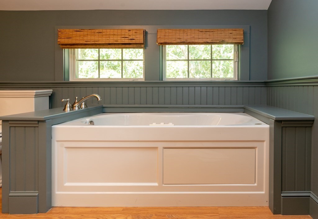 11 Hammett Lane Chilmark, MA 02535 - Photo 15 of 20